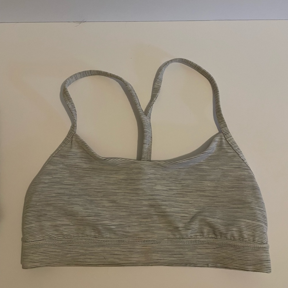 Lululemon Flow Y Nulu Bra
Light Support, size 6